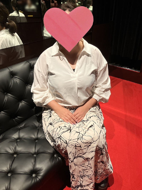 バンビ倶楽部・難波 ことみ 30歳 T：158cm　B：90(F)　W：56　H：84